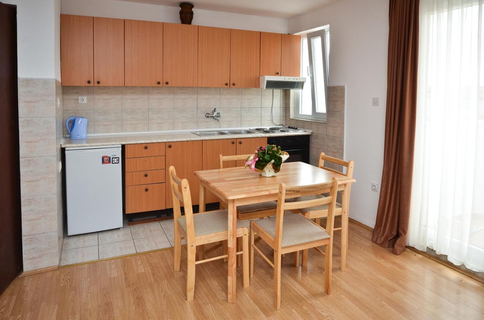 Apartmani Alexandra Budva Phòng bức ảnh